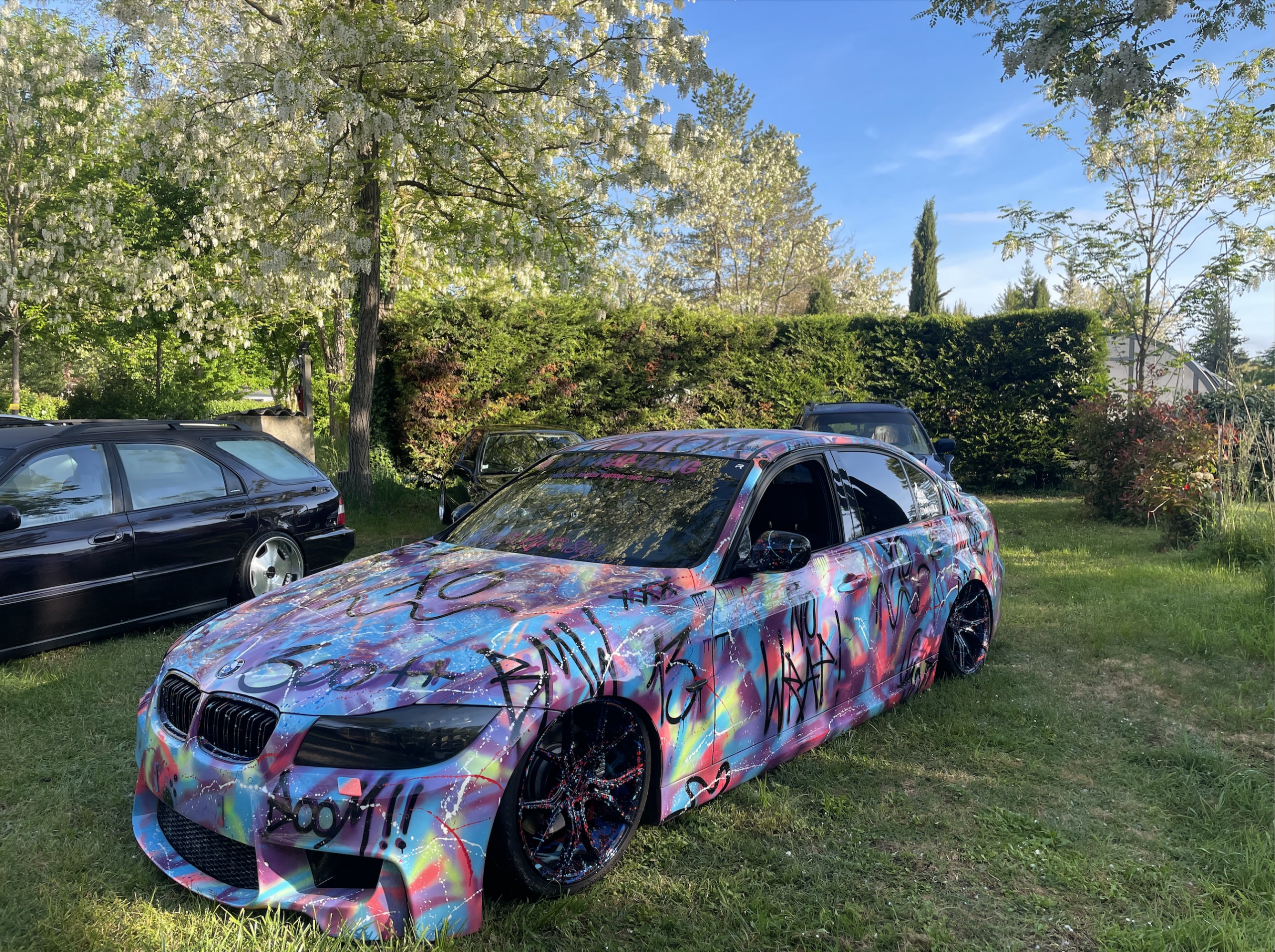 Au_Tylo_Soleil_Camping_Only_stance_Rassemblement_Voitures_presonnalisées_Forcalquier