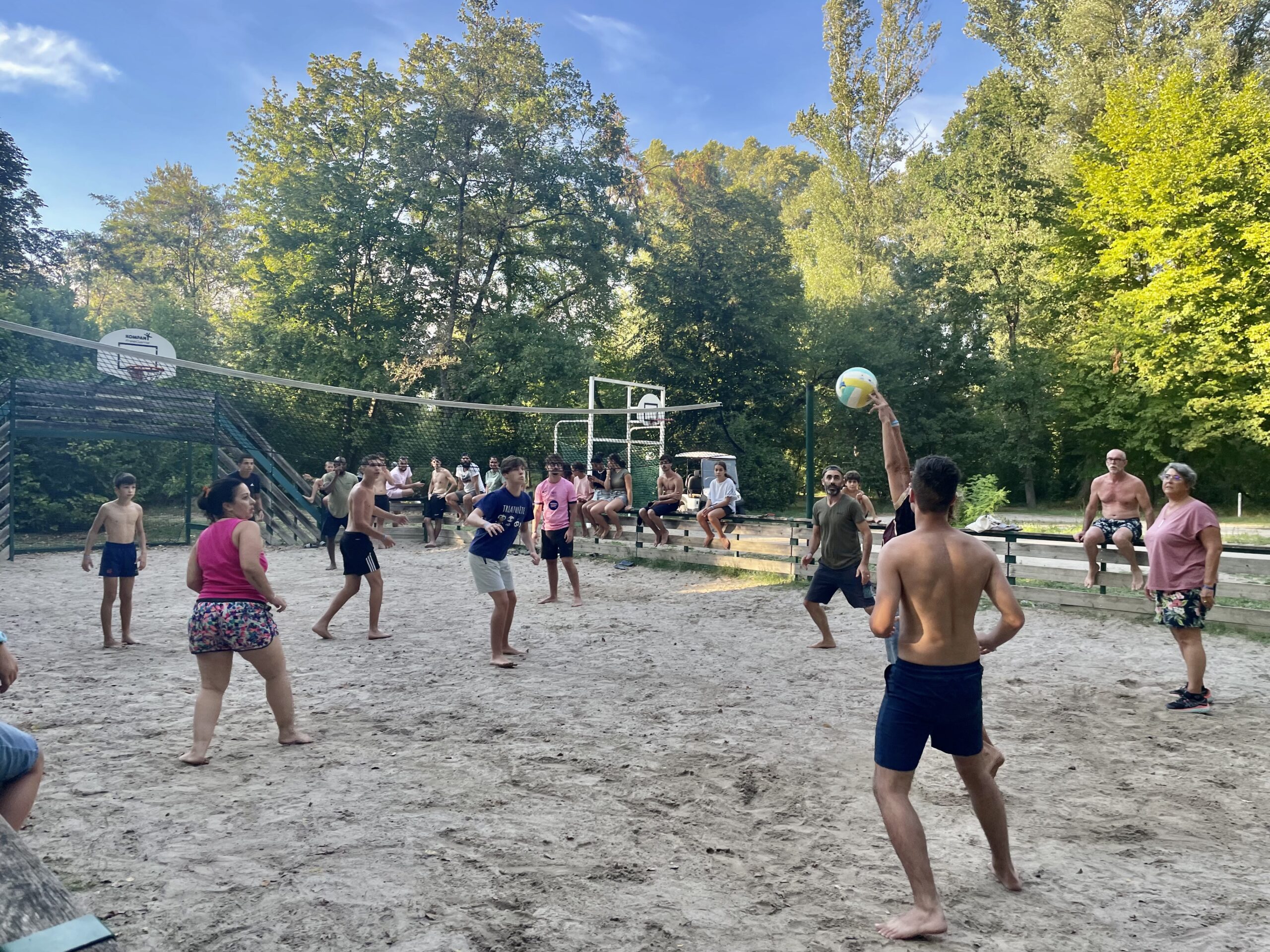 Evènement_Team_Building_Beach_Volley_Camping_Au_Tylo_Soleil_Dauphin_Forcalquier